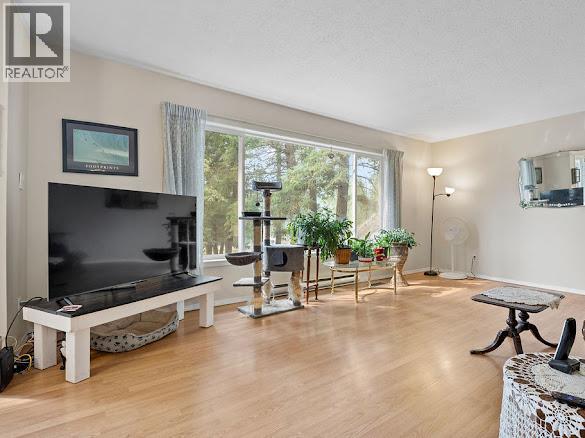2429 Salmon River Road, Salmon Arm, British Columbia  V1E 4M1 - Photo 14 - 10389980
