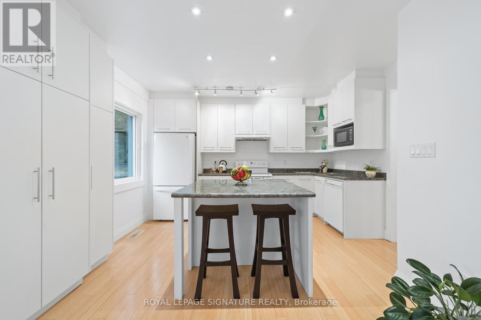 153 Banff Road, Toronto, Ontario M4P 2P8 - Photo 7 - C13655930