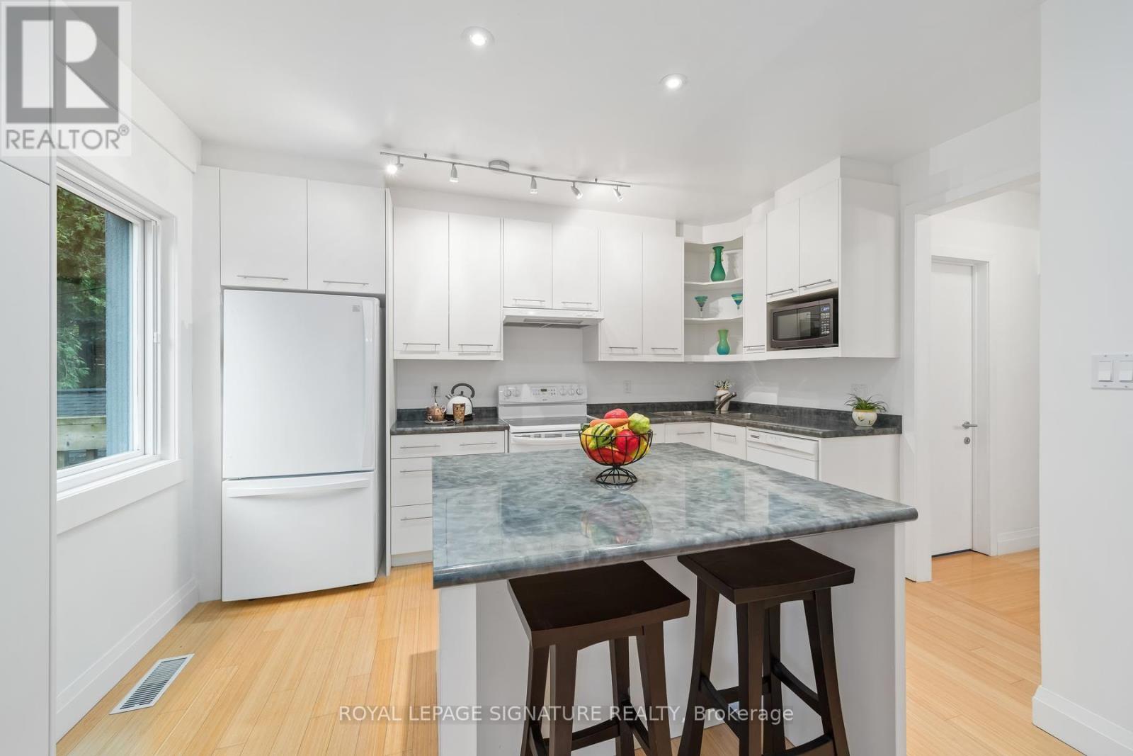 153 Banff Road, Toronto, Ontario M4P 2P8 - Photo 8 - C13655930