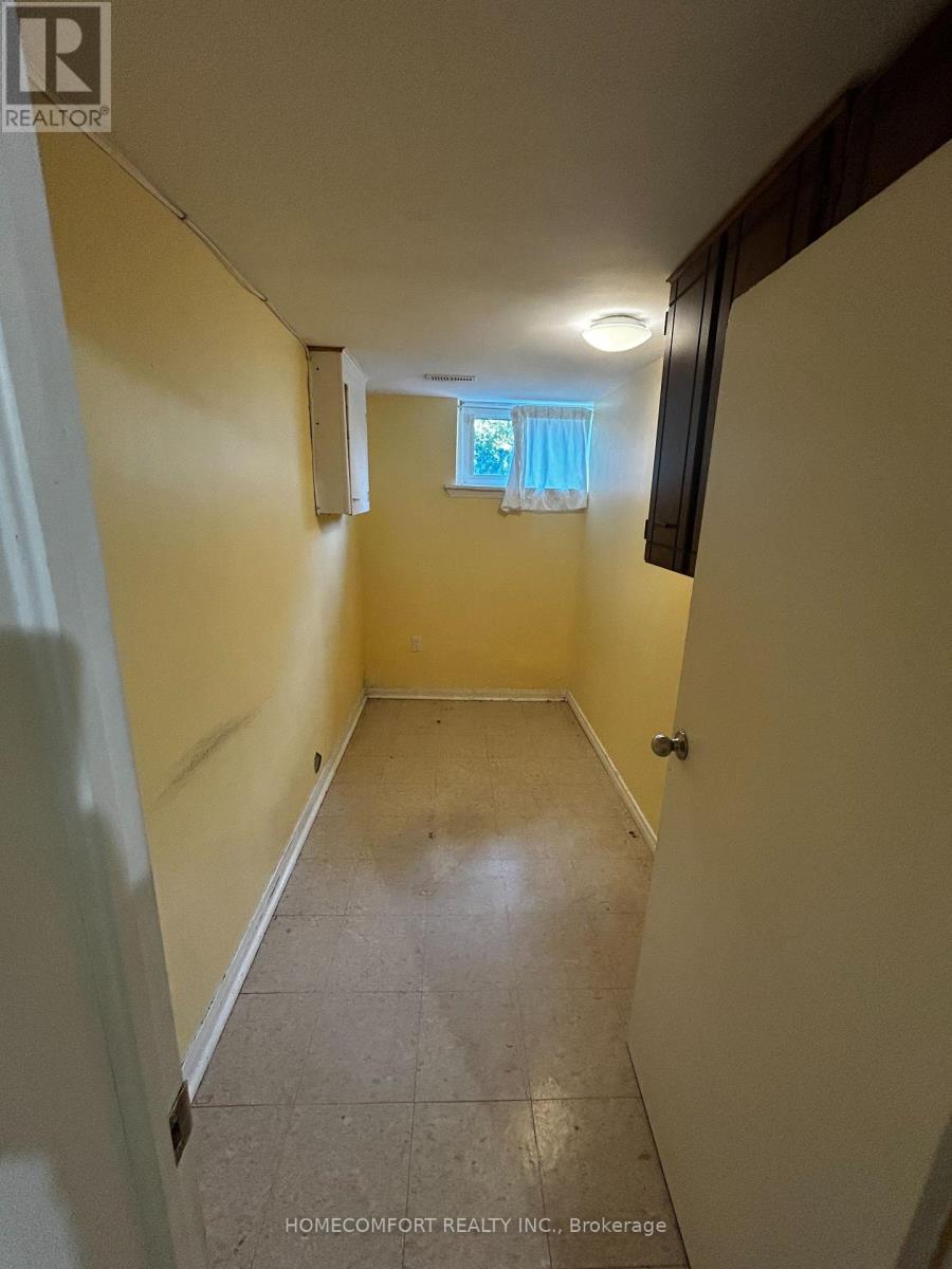 Bsmt - 80 Aspenwood Drive, Toronto, Ontario  M2H 2E9 - Photo 7 - C13655936