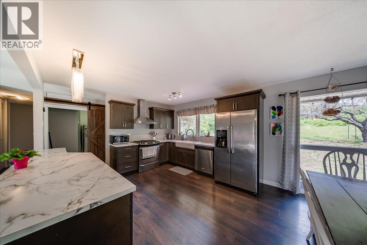 1106 Clarke Road, Robson, British Columbia  V0G 1X0 - Photo 10 - 10386844