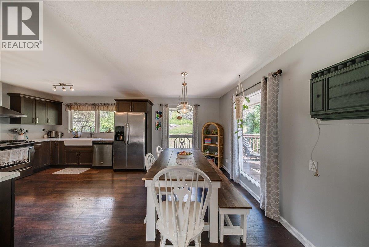 1106 Clarke Road, Robson, British Columbia  V0G 1X0 - Photo 8 - 10386844
