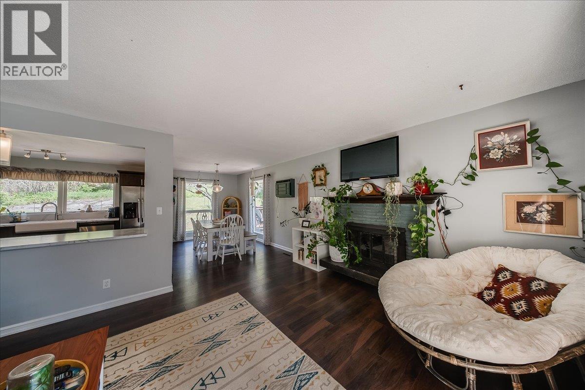 1106 Clarke Road, Robson, British Columbia  V0G 1X0 - Photo 5 - 10386844