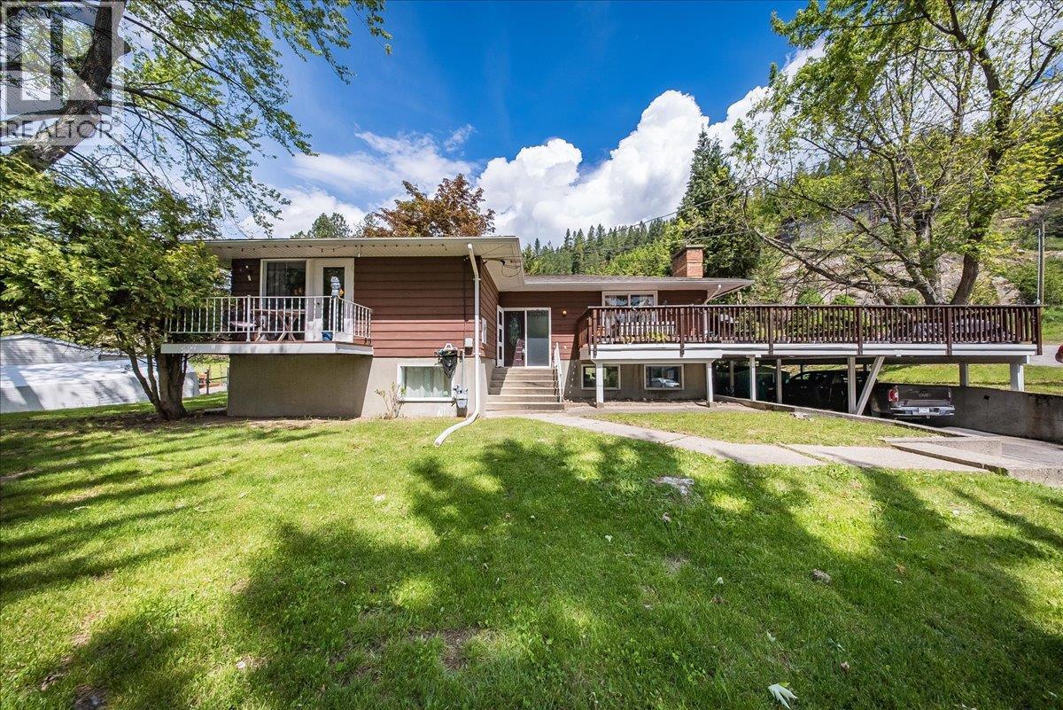1106 Clarke Road, Robson, British Columbia  V0G 1X0 - Photo 2 - 10386844