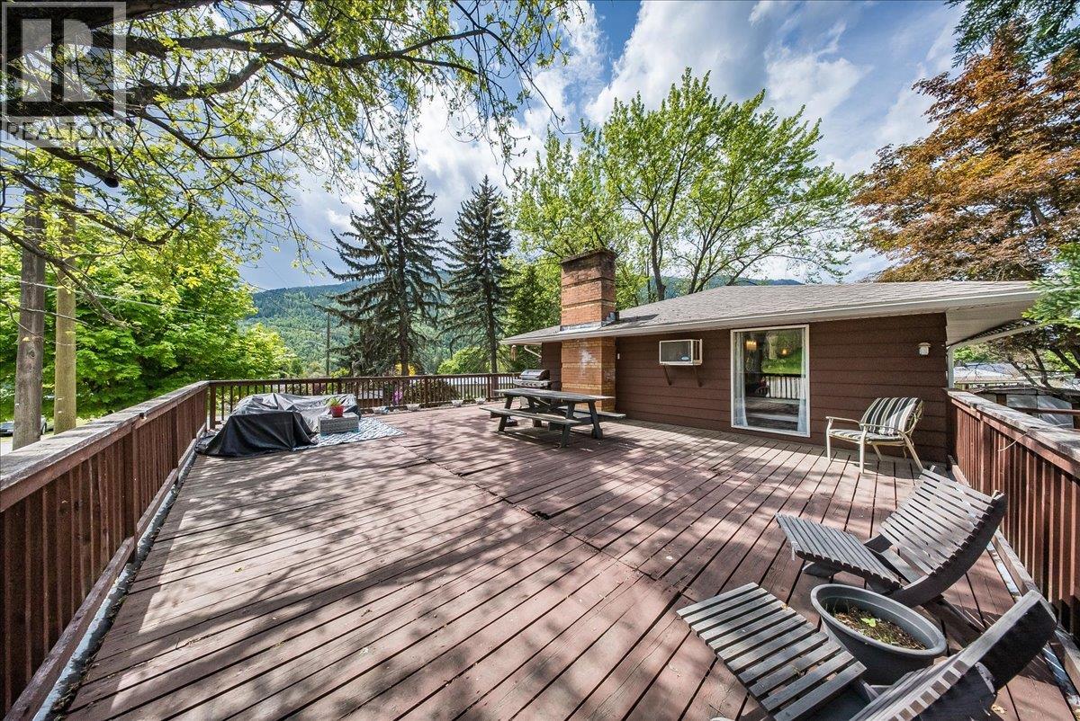 1106 Clarke Road, Robson, British Columbia  V0G 1X0 - Photo 56 - 10386844