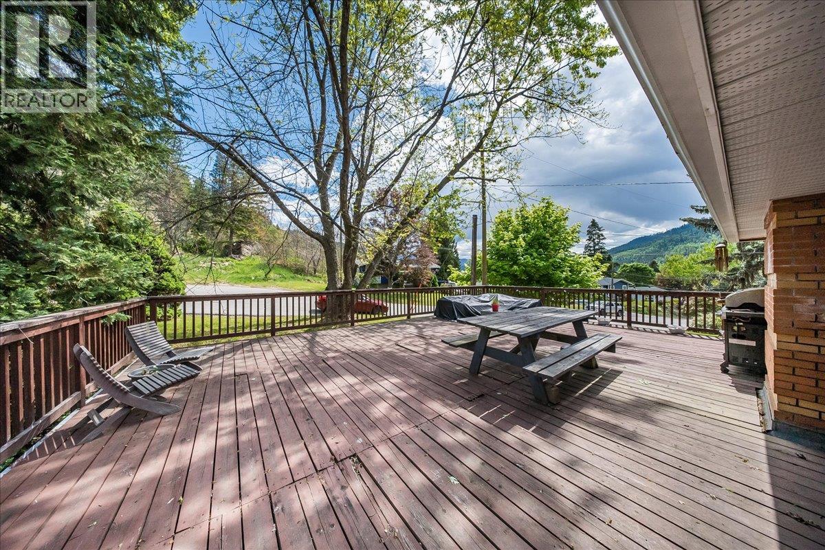 1106 Clarke Road, Robson, British Columbia  V0G 1X0 - Photo 57 - 10386844