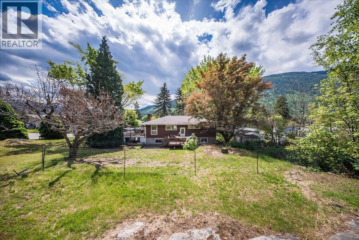 1106 Clarke Road, Robson, British Columbia  V0G 1X0 - Photo 47 - 10386844