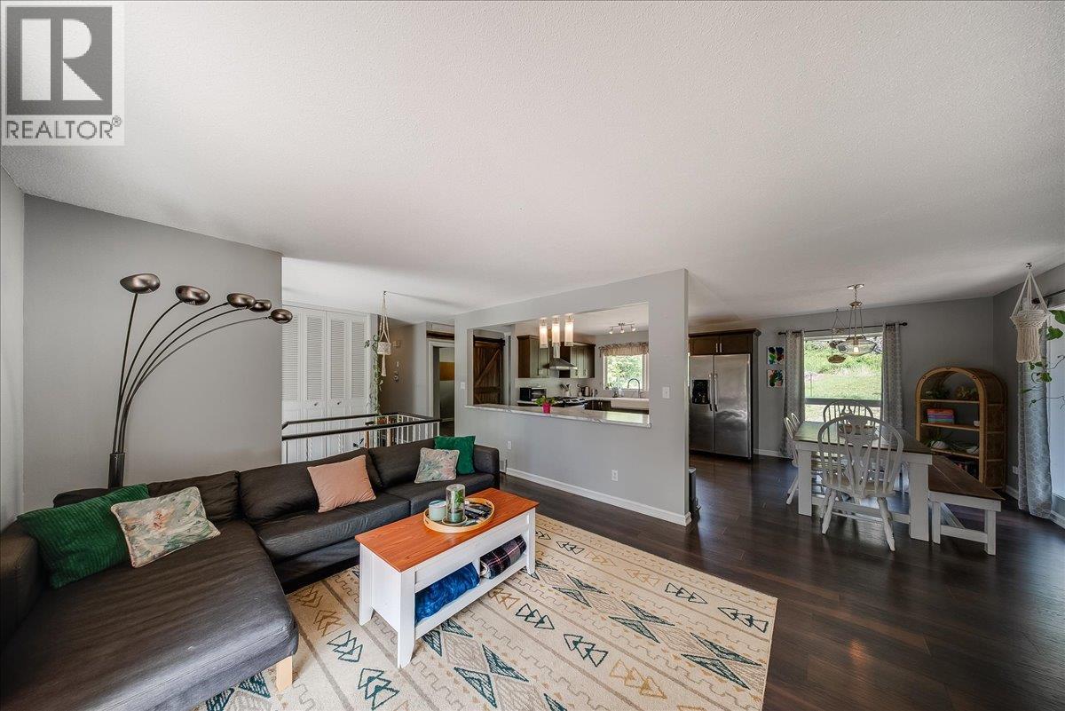 1106 Clarke Road, Robson, British Columbia  V0G 1X0 - Photo 6 - 10386844