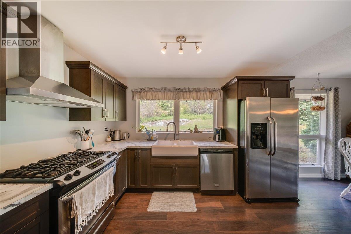 1106 Clarke Road, Robson, British Columbia  V0G 1X0 - Photo 13 - 10386844