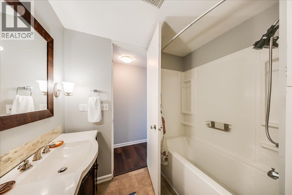 1106 Clarke Road, Robson, British Columbia  V0G 1X0 - Photo 27 - 10386844