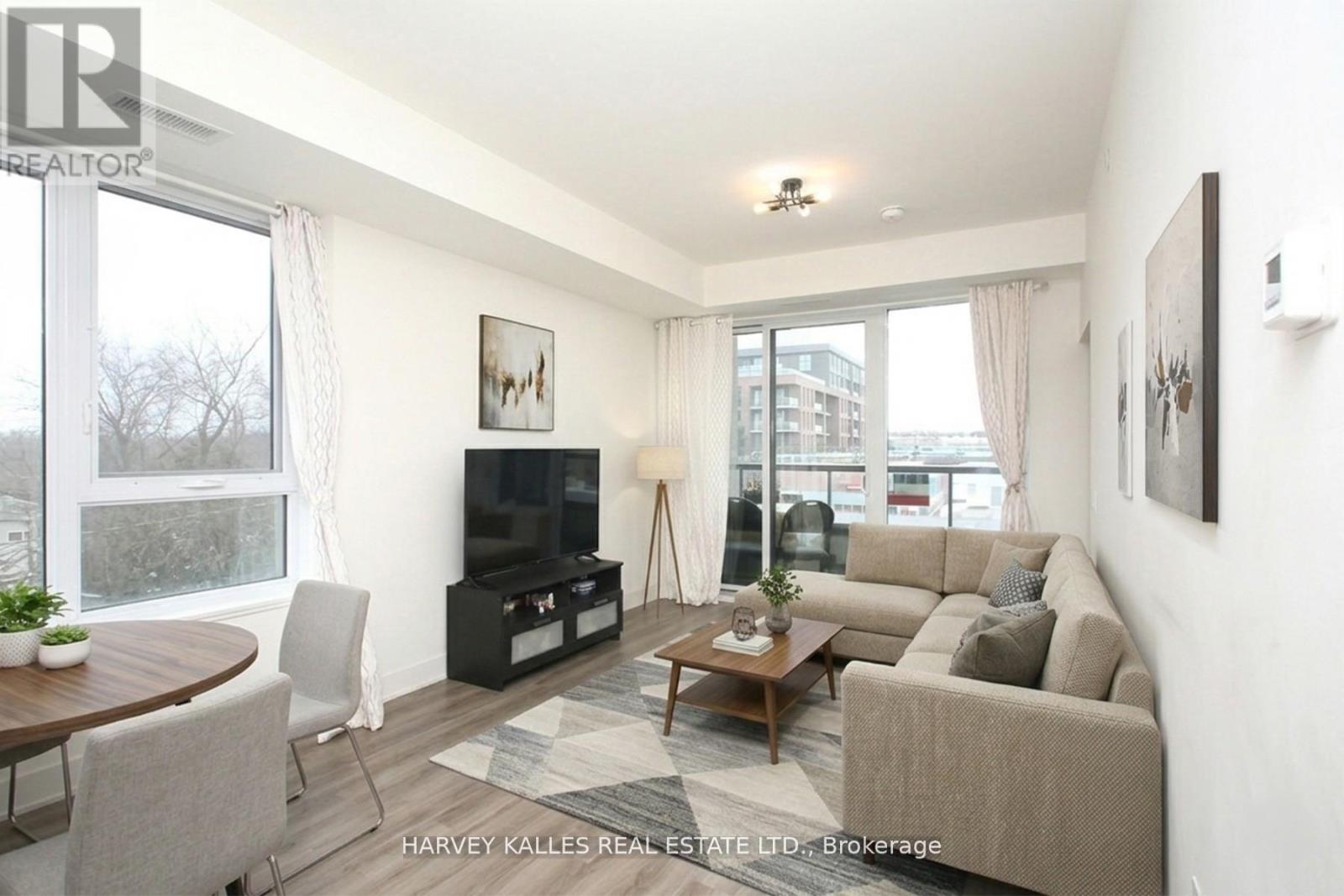 305 - 185 Deerfield Road, Newmarket, Ontario  L3Y 0G7 - Photo 2 - N13240666