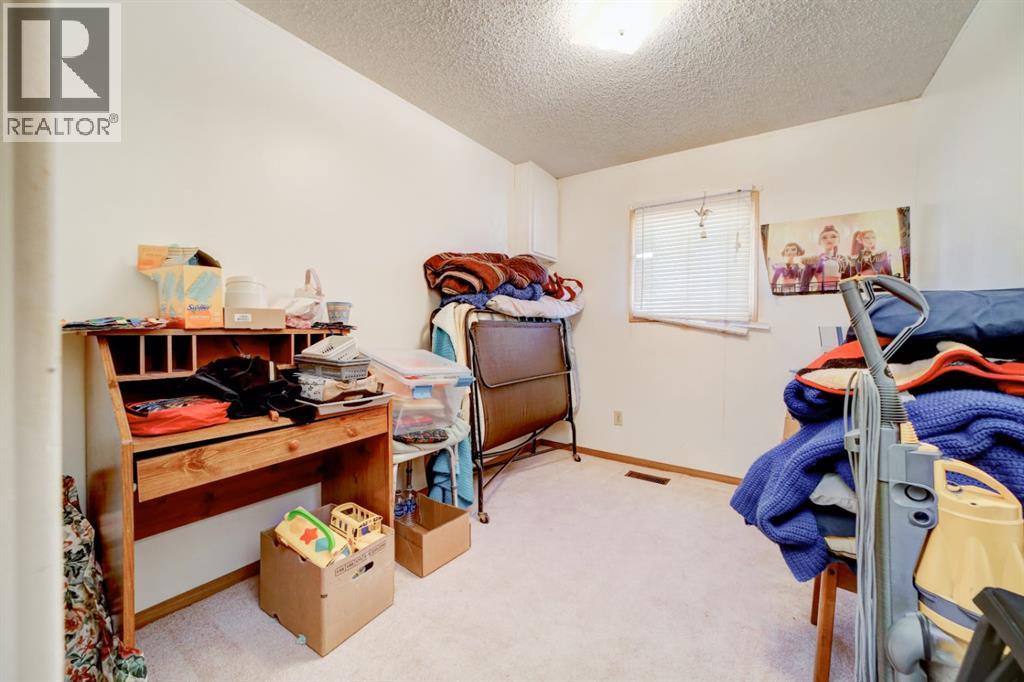 325 Minto Street, Granum, Alberta  T0L 1A0 - Photo 10 - A2335113