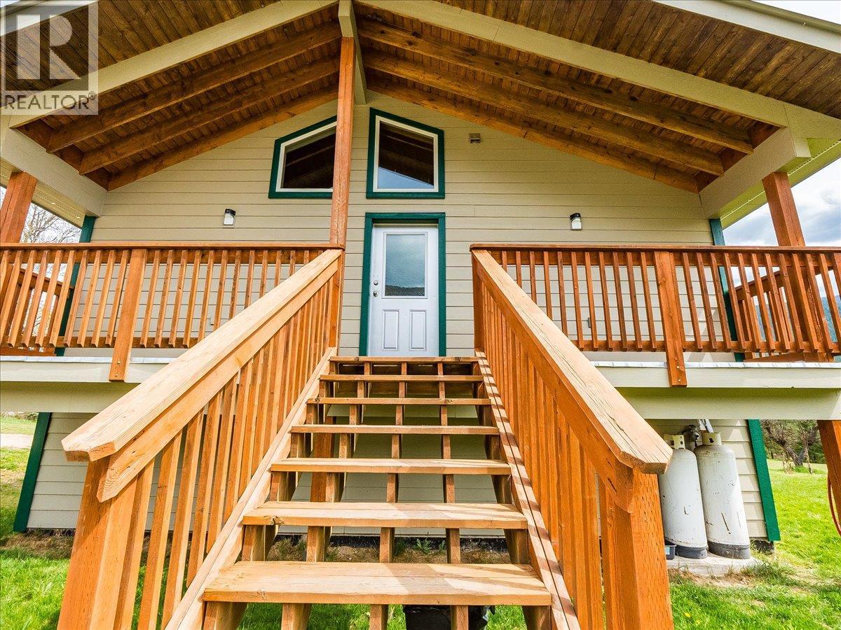 6810 & 6814 Brooks Road, Appledale, British Columbia  V0G 2J0 - Photo 4 - 10384102