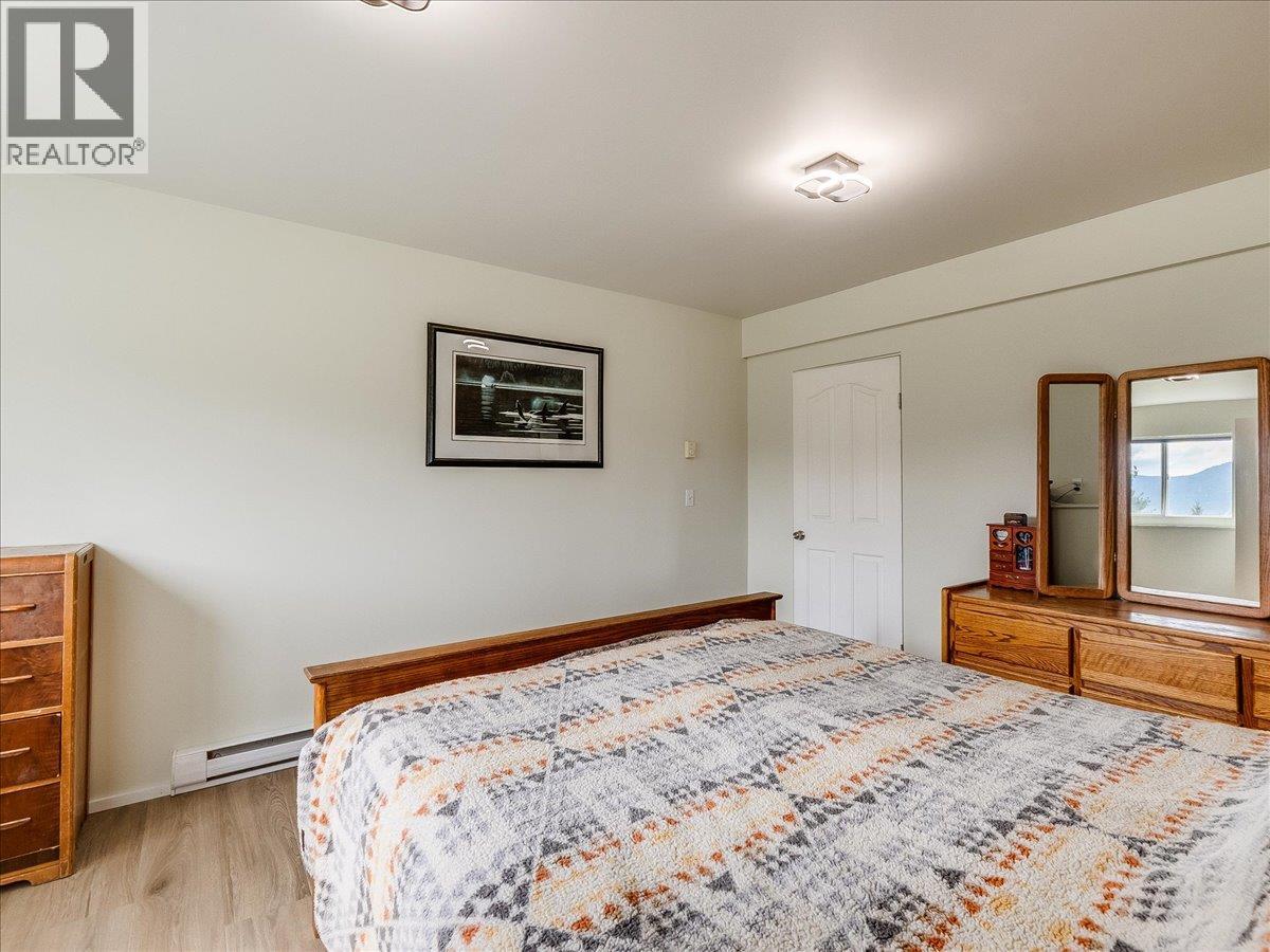 6810 & 6814 Brooks Road, Appledale, British Columbia  V0G 2J0 - Photo 38 - 10384102