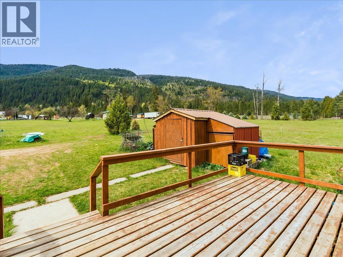 6810 & 6814 Brooks Road, Appledale, British Columbia  V0G 2J0 - Photo 62 - 10384102