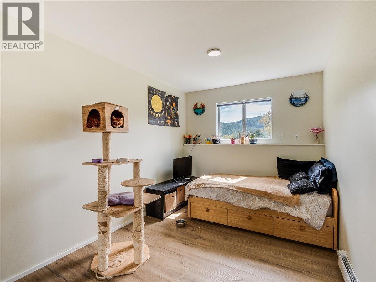 6810 & 6814 Brooks Road, Appledale, British Columbia  V0G 2J0 - Photo 39 - 10384102