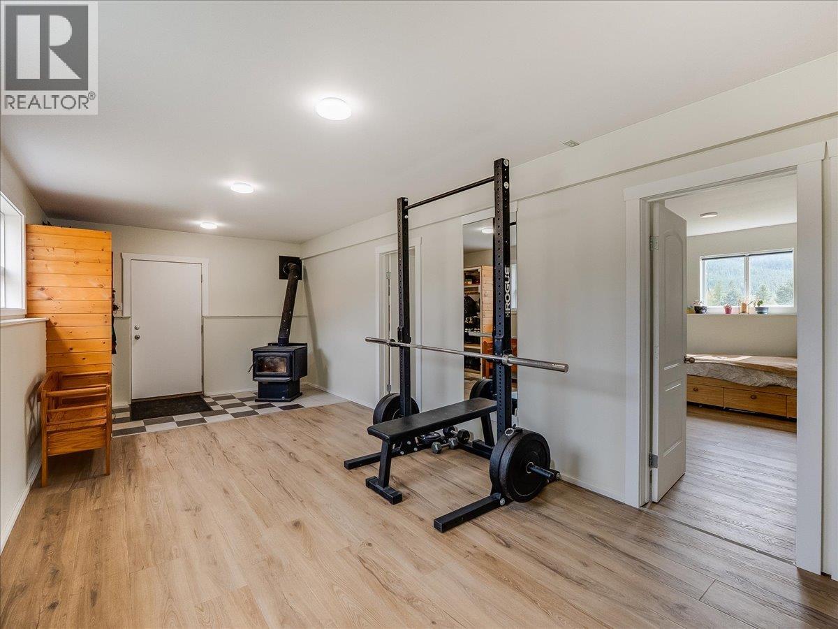 6810 & 6814 Brooks Road, Appledale, British Columbia  V0G 2J0 - Photo 44 - 10384102