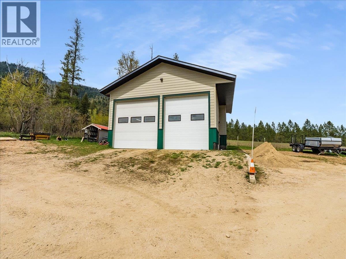 6810 & 6814 Brooks Road, Appledale, British Columbia  V0G 2J0 - Photo 52 - 10384102