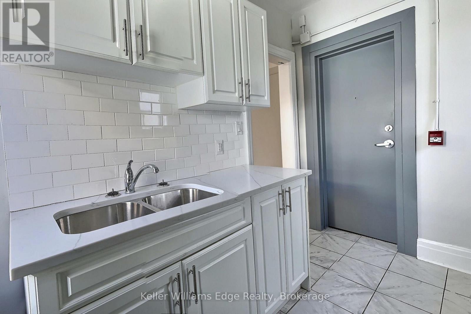 8 - 8 Tisdale Street S, Hamilton, Ontario  L8N 2V9 - Photo 4 - X13655952