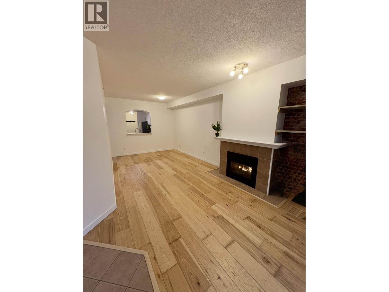 212 3600 Windcrest Drive, North Vancouver, British Columbia V7G 2S5 - Photo 6 - R3154038