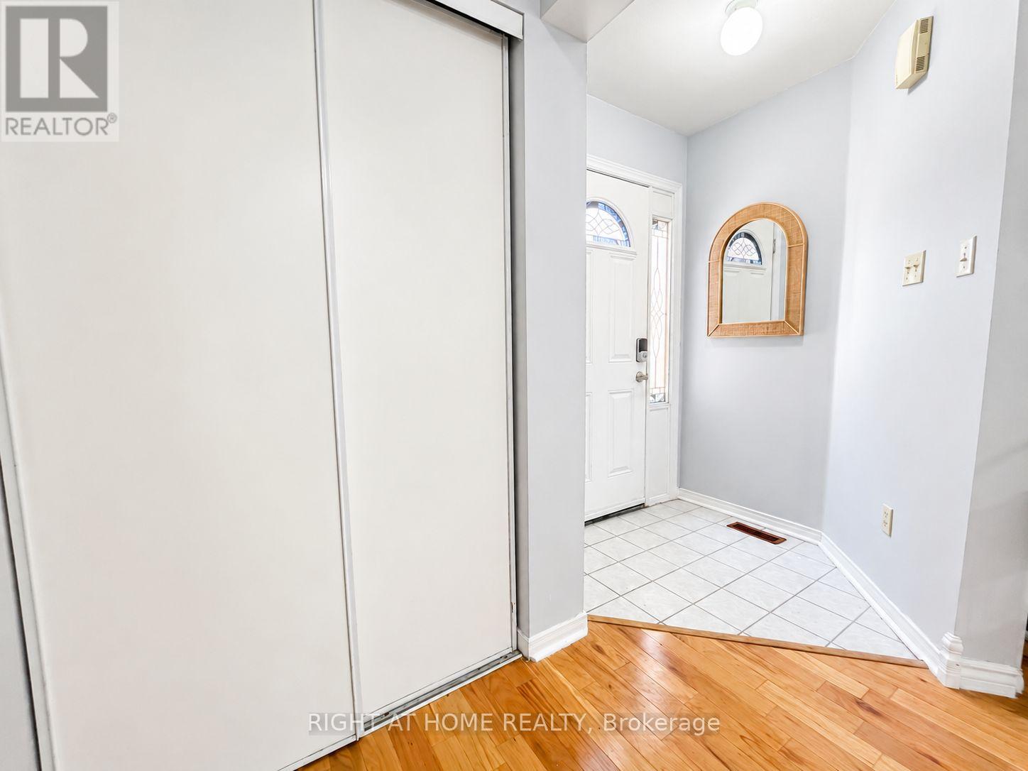 10 Banner Road, Brampton, Ontario L6X 4K6 - Photo 2 - W13655946