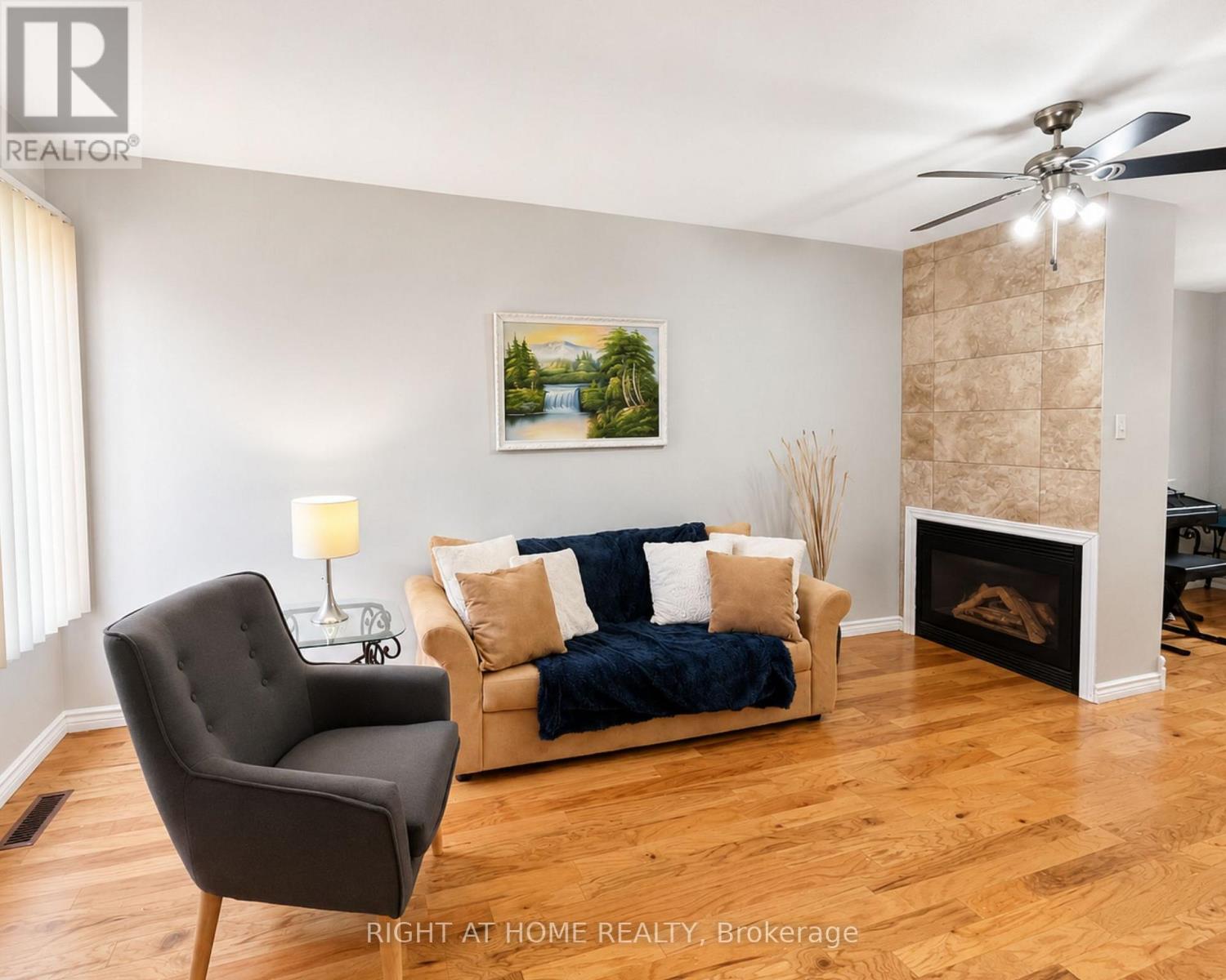 10 Banner Road, Brampton, Ontario L6X 4K6 - Photo 4 - W13655946