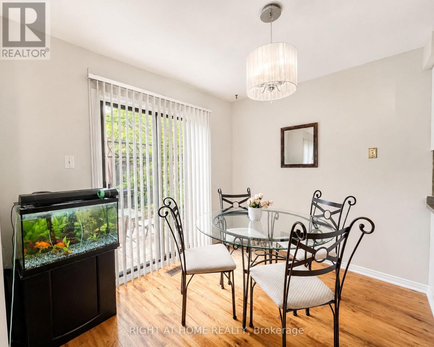 10 Banner Road, Brampton, Ontario L6X 4K6 - Photo 6 - W13655946