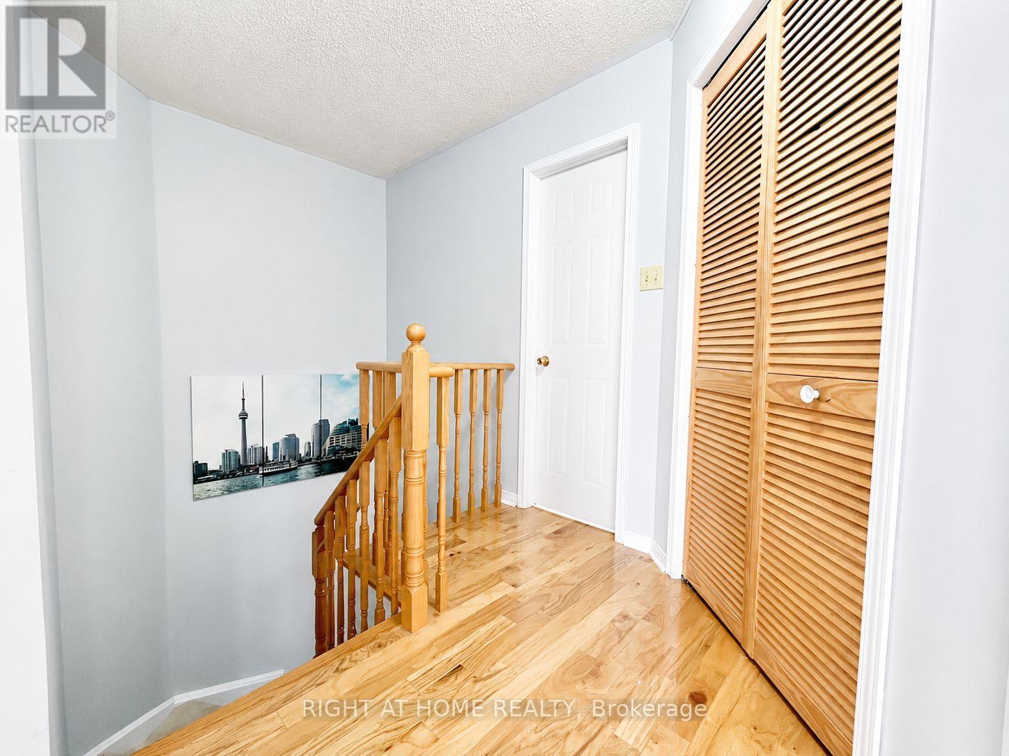10 Banner Road, Brampton, Ontario L6X 4K6 - Photo 8 - W13655946