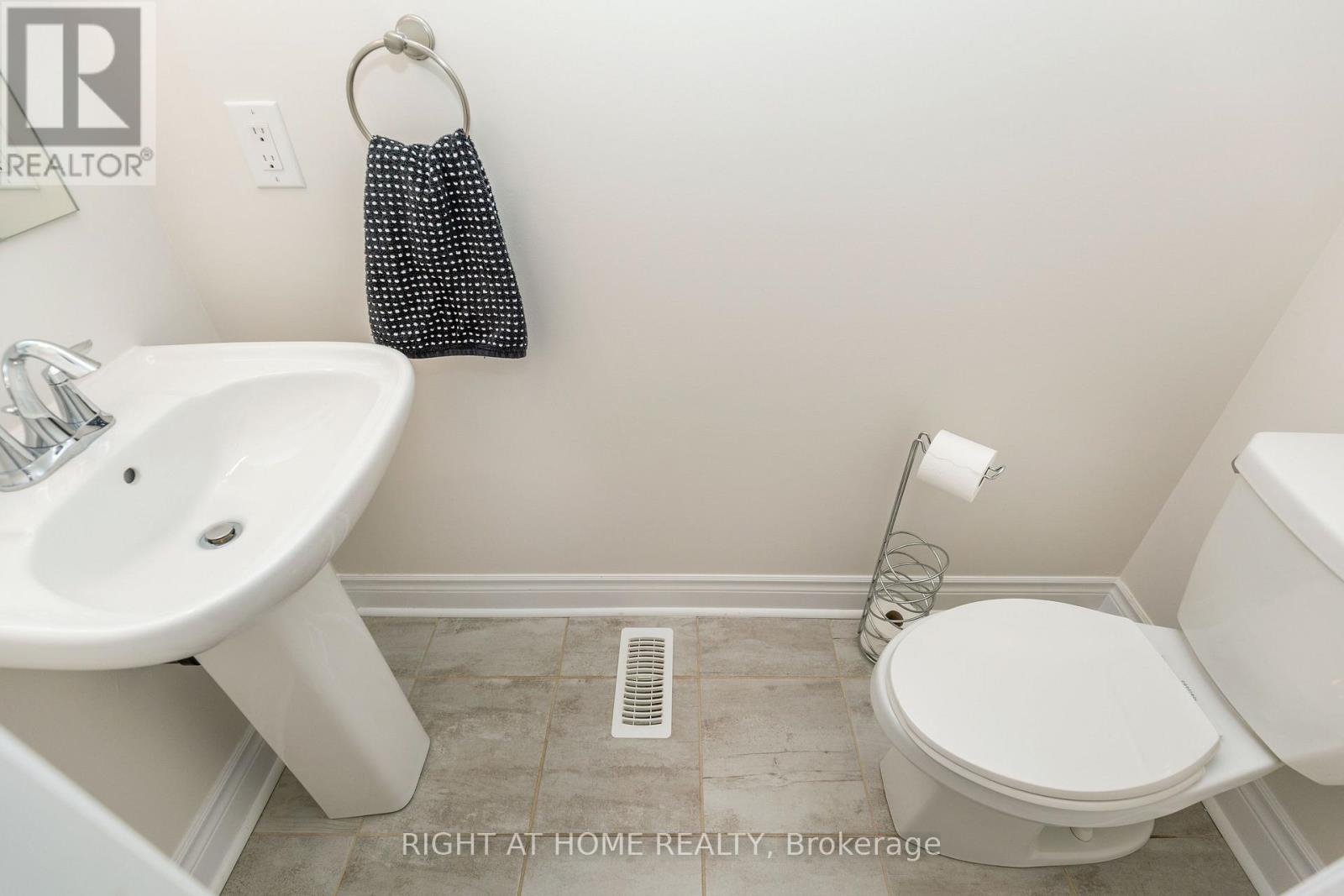 8 Monarch Drive, Halton Hills, Ontario L7G 0H9 - Photo 10 - W13655948