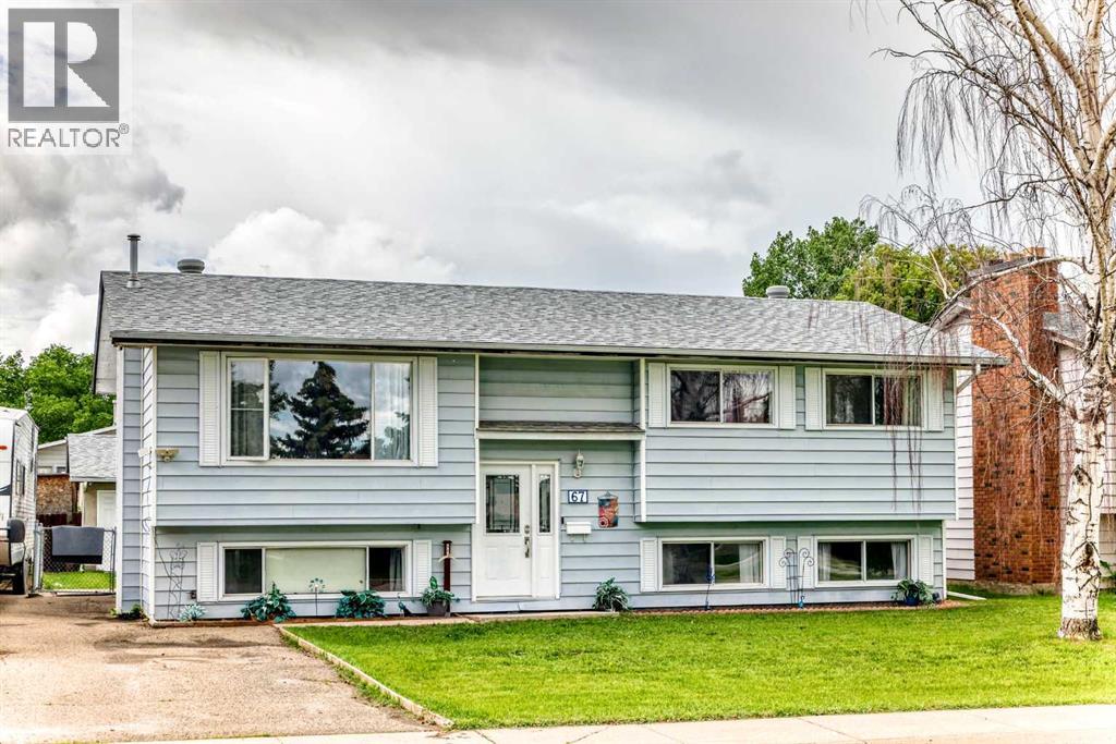 67 Newcombe Crescent, Red Deer, Alberta  T4P 1T9 - Photo 1 - A2318284