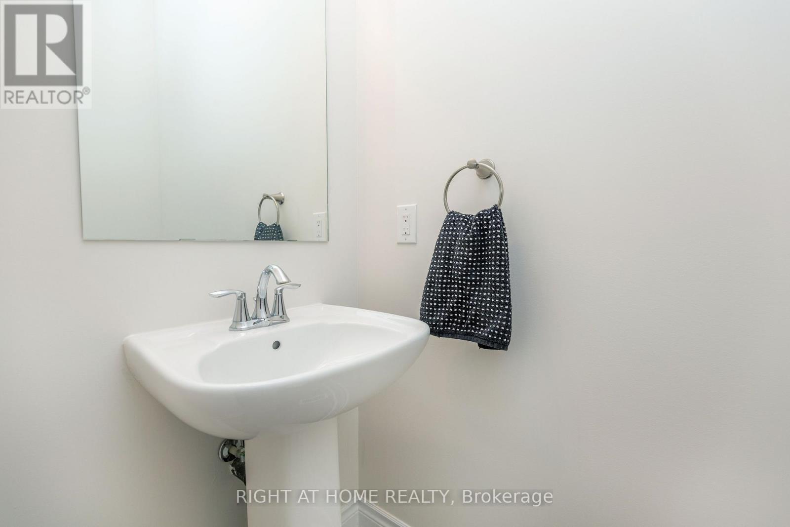 8 Monarch Drive, Halton Hills, Ontario  L7G 0H9 - Photo 11 - W13655958