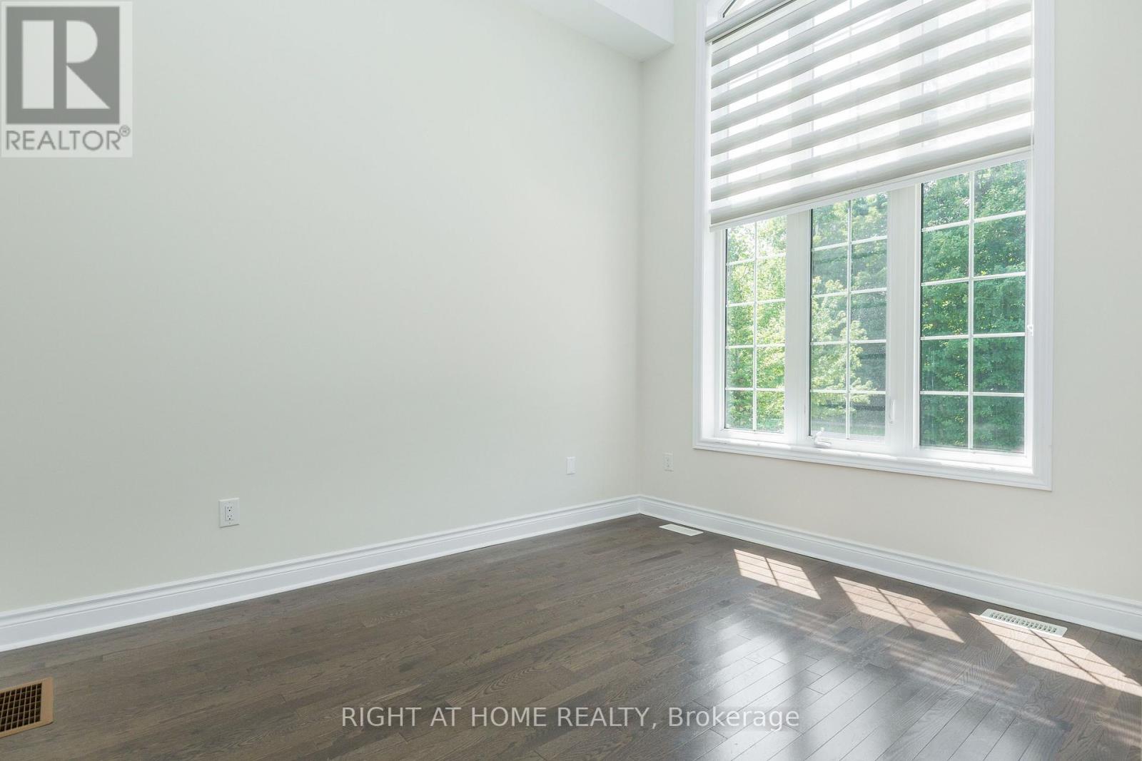 8 Monarch Drive, Halton Hills, Ontario  L7G 0H9 - Photo 6 - W13655958