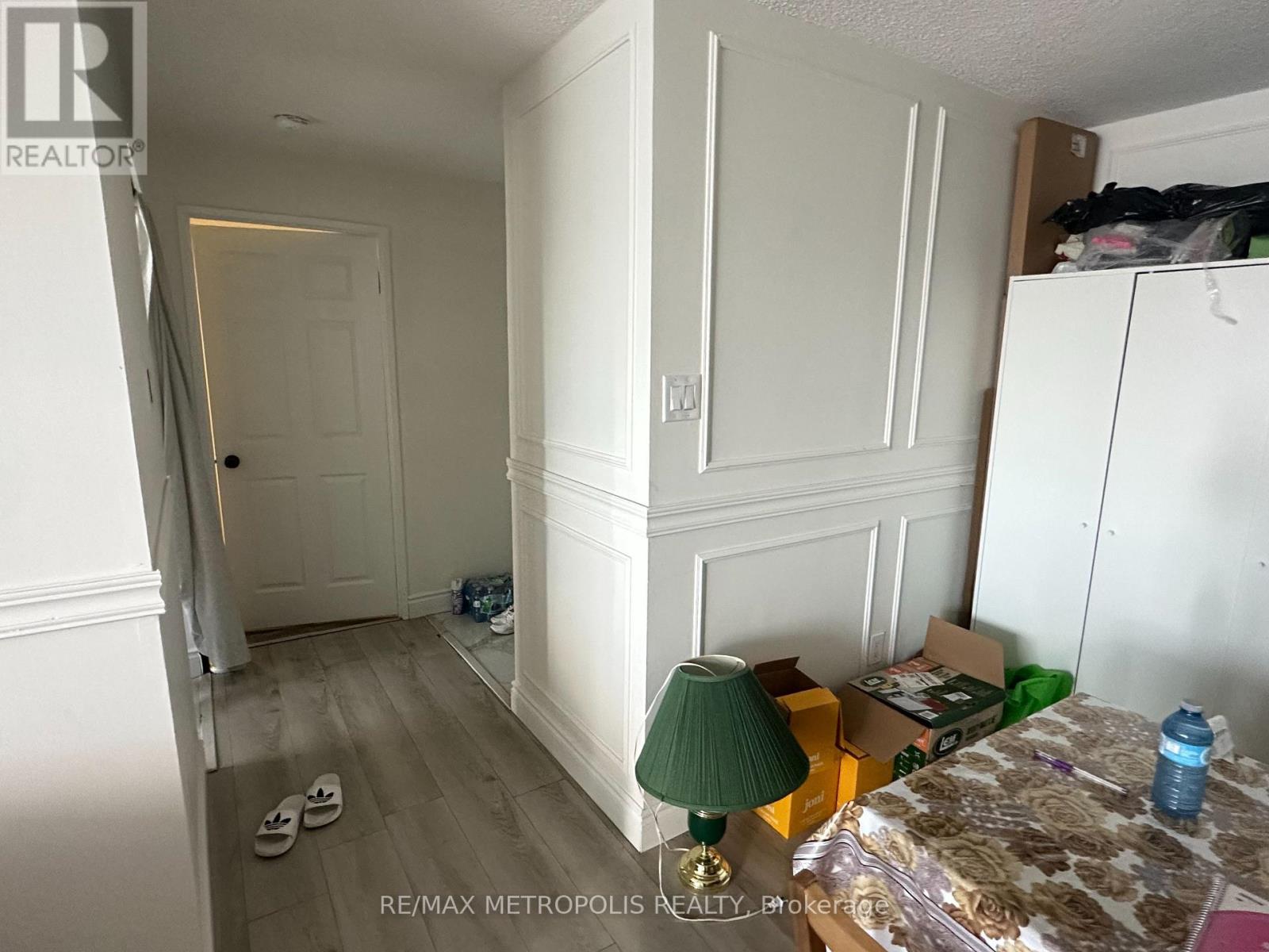 307 - 350 Rathburn Road W, Mississauga, Ontario  L5B 3Y2 - Photo 4 - W13545728