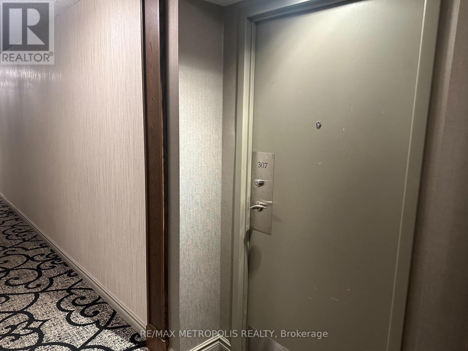 307 - 350 Rathburn Road W, Mississauga, Ontario  L5B 3Y2 - Photo 12 - W13545728