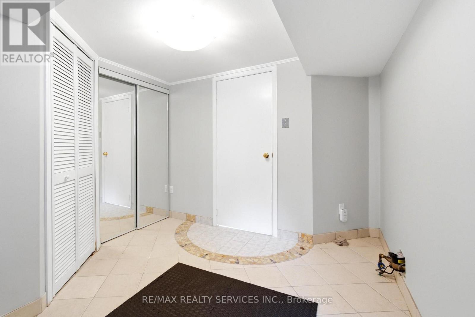 1544 Alexandra Boulevard, Mississauga, Ontario  L5E 2B6 - Photo 25 - W13649610