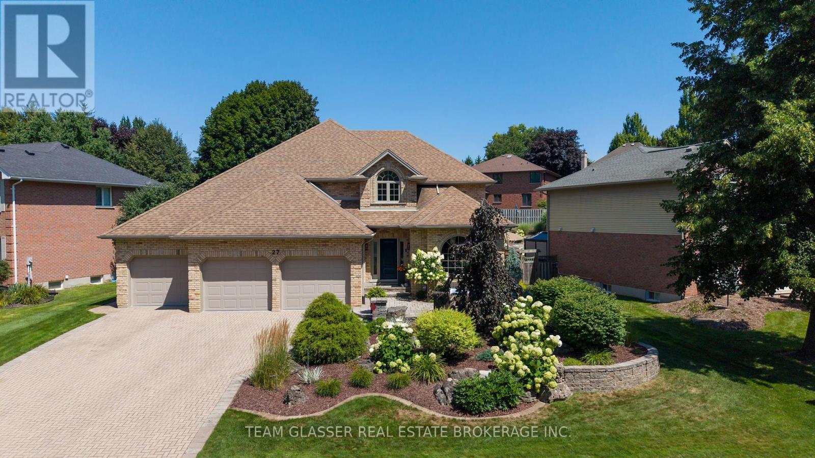 27 CHESTNUT HILL, London South, Ontario