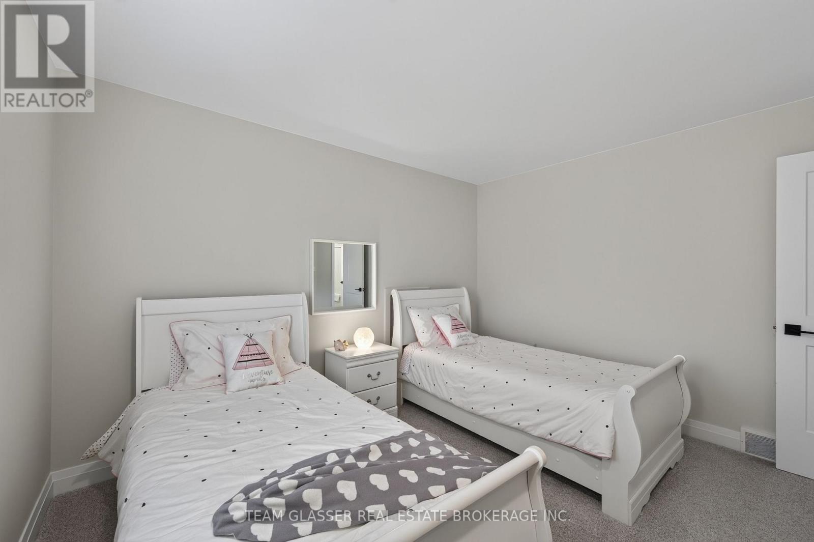 27 Chestnut Hill, London South, Ontario  N6K 4J5 - Photo 37 - X13656026