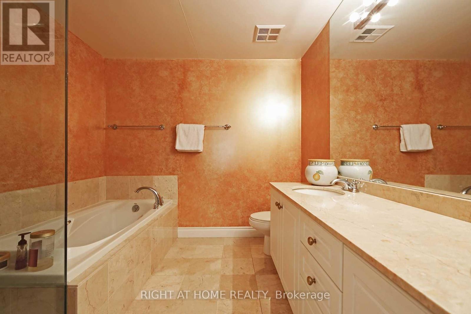615 - 38 William Carson Crescent, Toronto, Ontario M2P 2H2 - Photo 10 - C13655992
