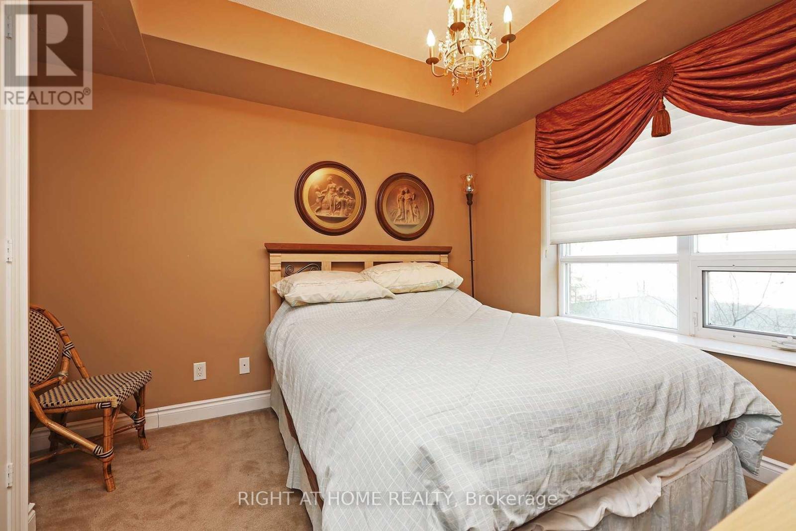 615 - 38 William Carson Crescent, Toronto, Ontario M2P 2H2 - Photo 11 - C13655992