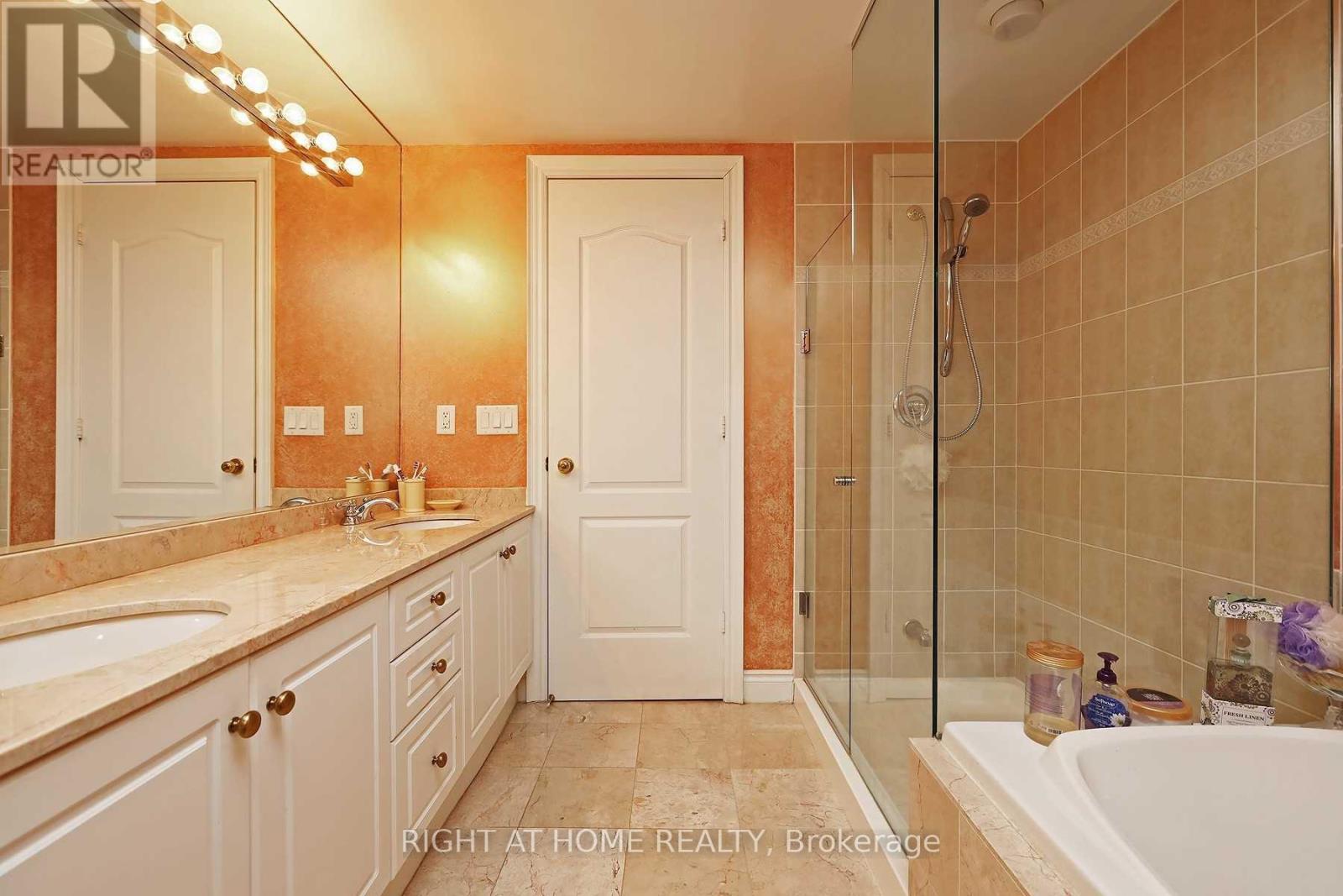 615 - 38 William Carson Crescent, Toronto, Ontario M2P 2H2 - Photo 12 - C13655992