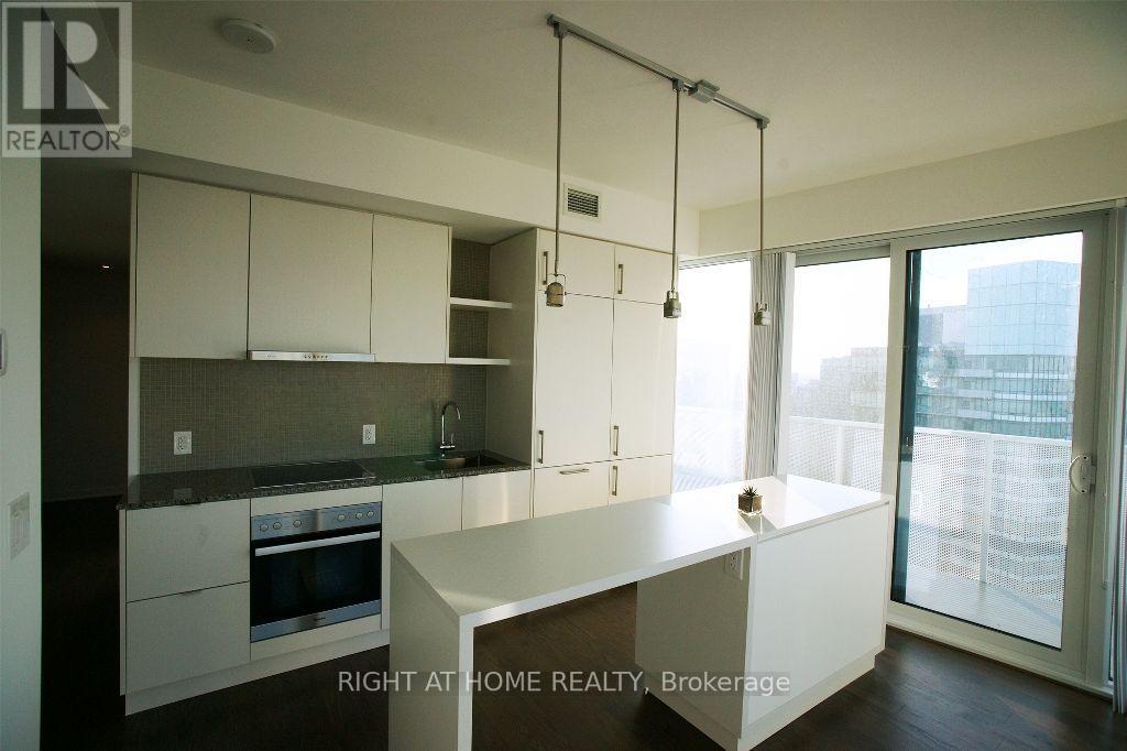 5704 - 100 Harbour Street, Toronto, Ontario M5J 0B5 - Photo 3 - C13656020