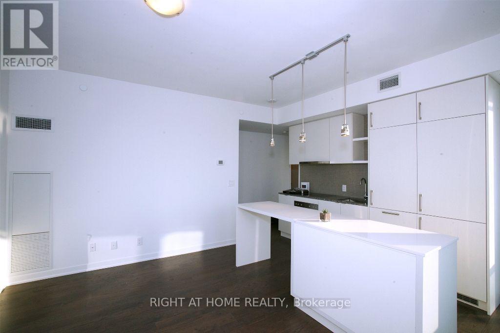 5704 - 100 Harbour Street, Toronto, Ontario M5J 0B5 - Photo 7 - C13656020
