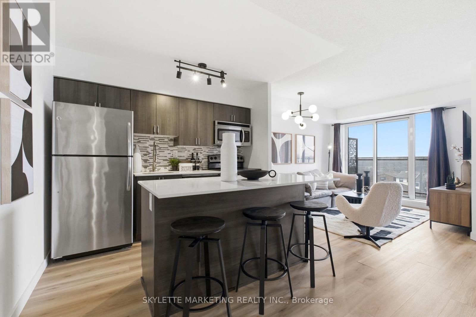 701 - 801 Sheppard Avenue W, Toronto, Ontario  M3H 0A8 - Photo 3 - C13656028