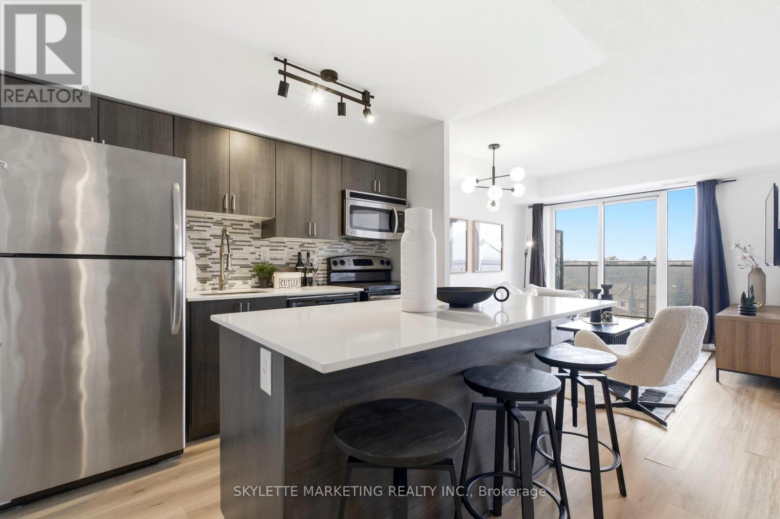 701 - 801 Sheppard Avenue W, Toronto, Ontario  M3H 0A8 - Photo 4 - C13656028