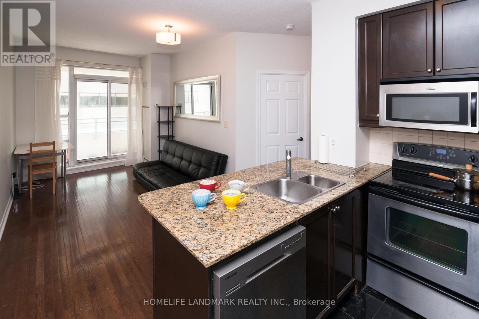 417 - 736 Spadina Avenue, Toronto, Ontario  M5S 2J6 - Photo 3 - C13656030