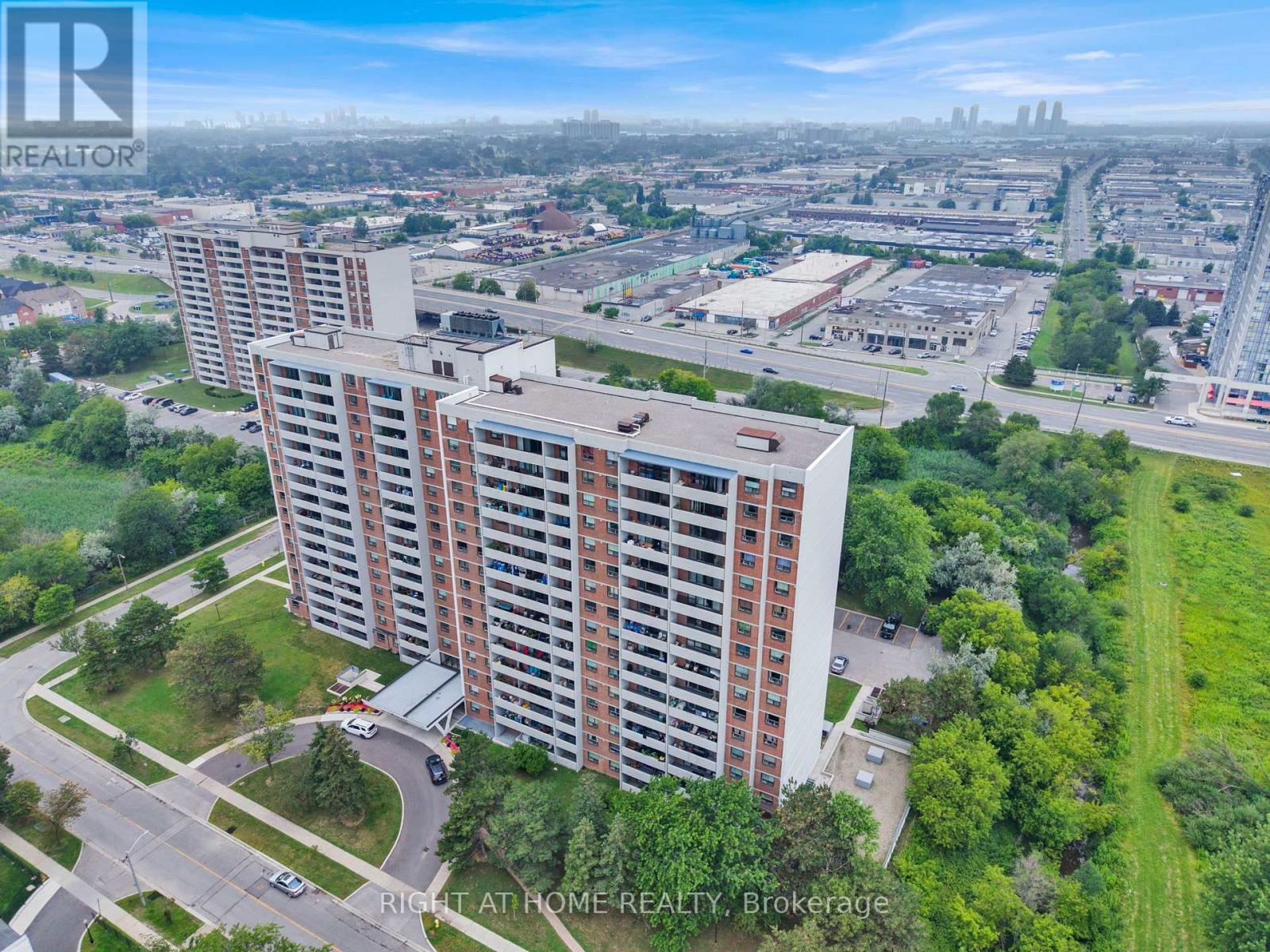 1608 - 100 Prudential Drive, Toronto, Ontario  M1P 4V4 - Photo 2 - E13655984