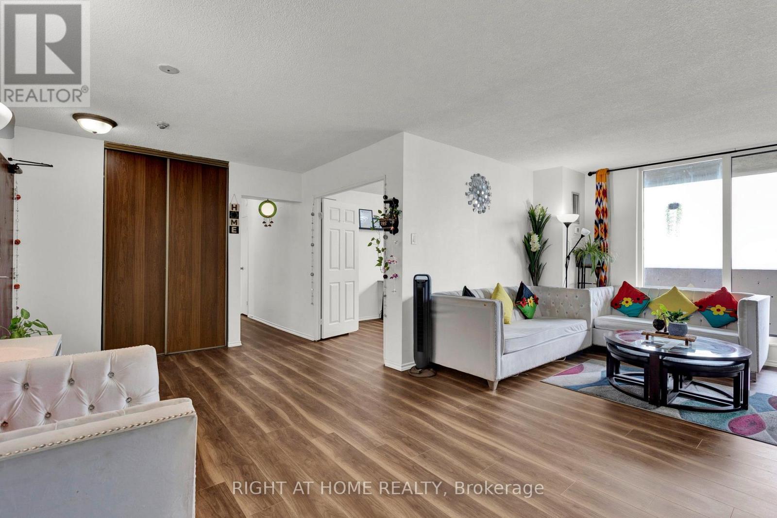 1608 - 100 Prudential Drive, Toronto, Ontario  M1P 4V4 - Photo 5 - E13655984
