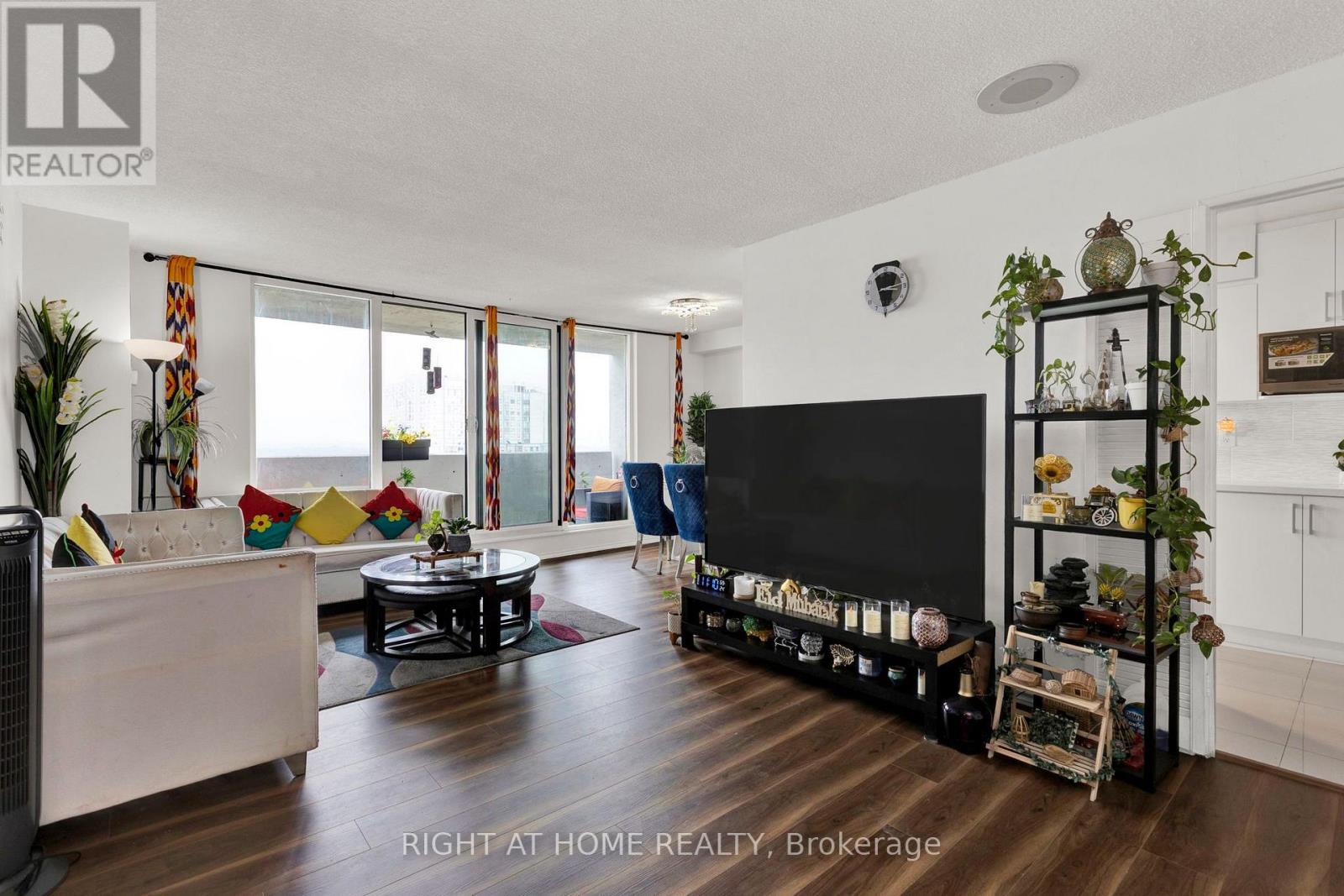 1608 - 100 Prudential Drive, Toronto, Ontario  M1P 4V4 - Photo 6 - E13655984