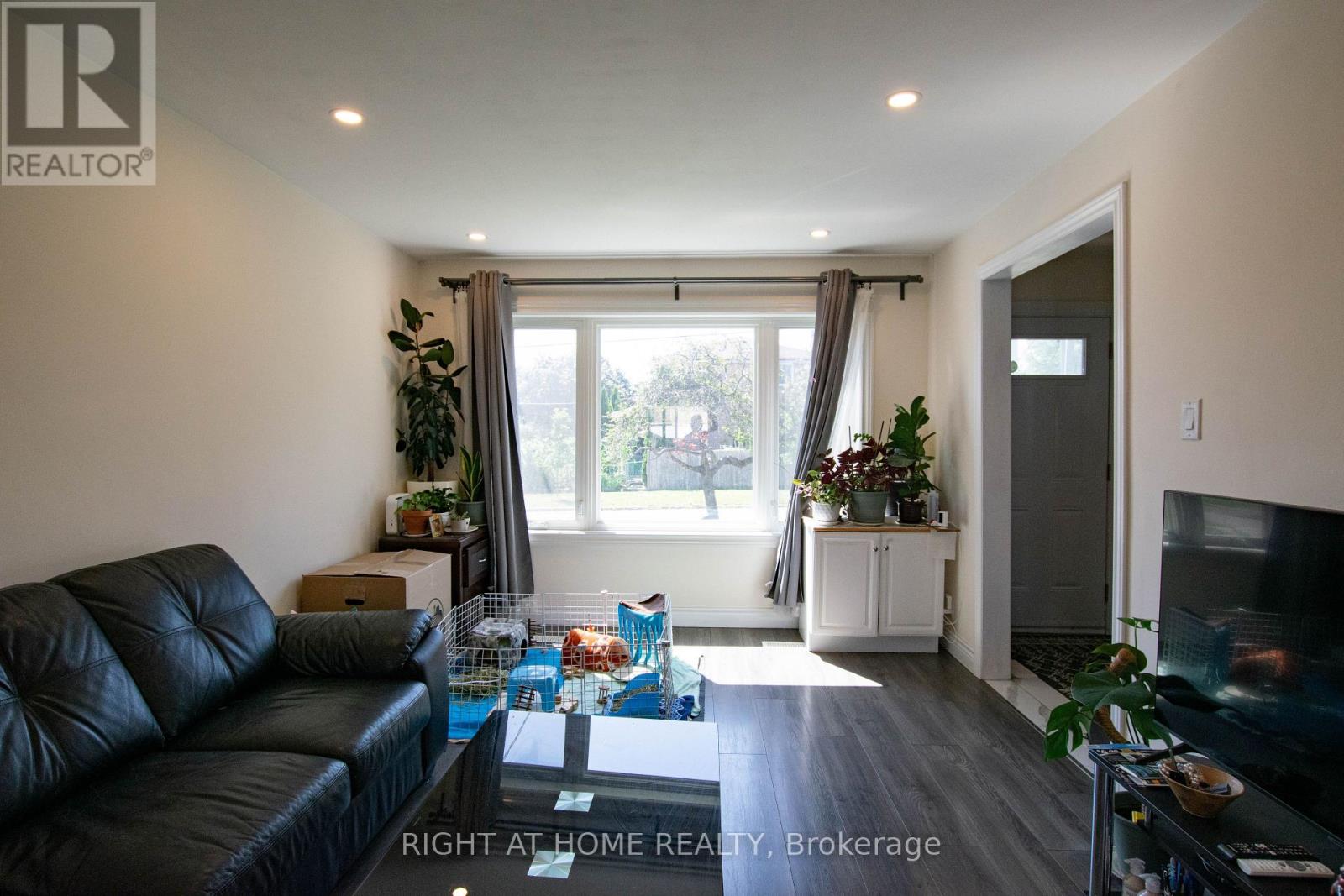 32 Ellendale Drive, Toronto, Ontario M1P 1N2 - Photo 4 - E13655990