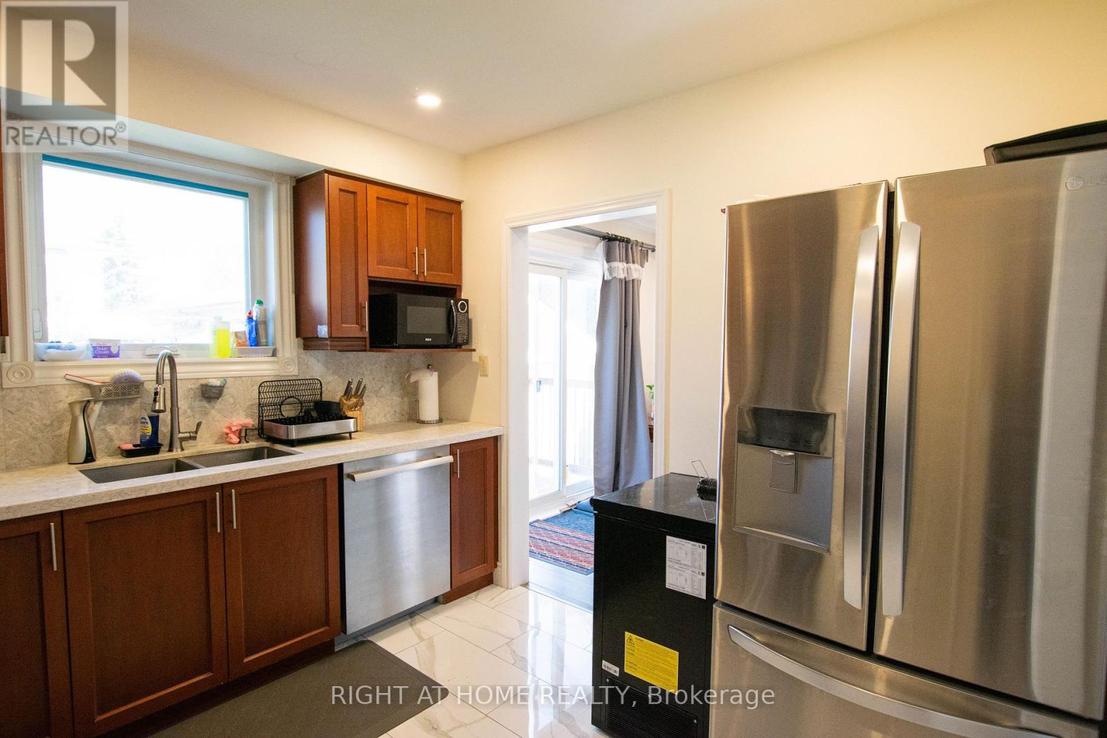 32 Ellendale Drive, Toronto, Ontario M1P 1N2 - Photo 7 - E13655990